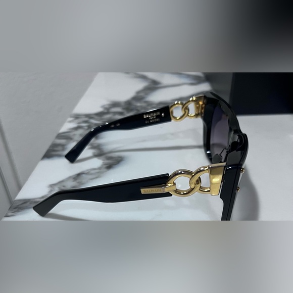 Balmain Cat eye sunglasses. - Picture 12 of 12